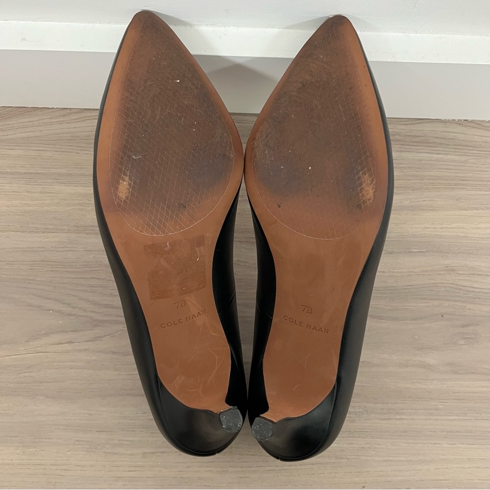 Cole Haan Pointed Toe Pump, Black, Size 7 - Picture 6 of 8